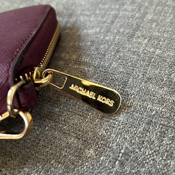 Michael Kors Jet Set Travel Large Continental Wallet with wrist strap - Picture 8 of 10